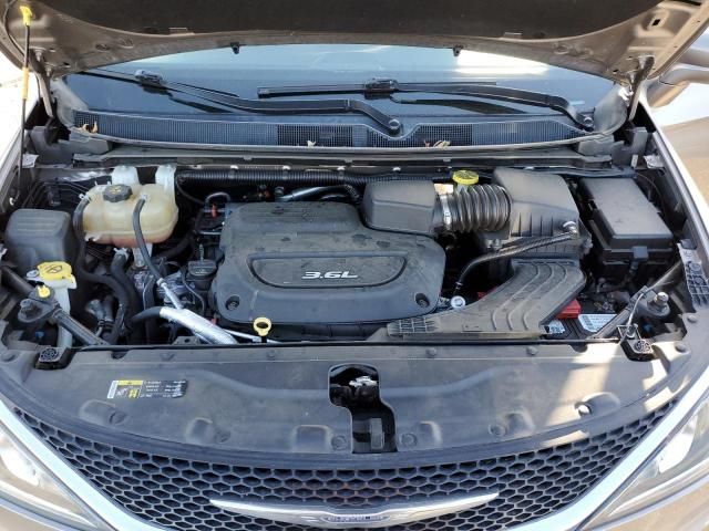 2017 Chrysler Pacifica Touring L