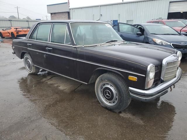 1971 Mercedes-Benz 250