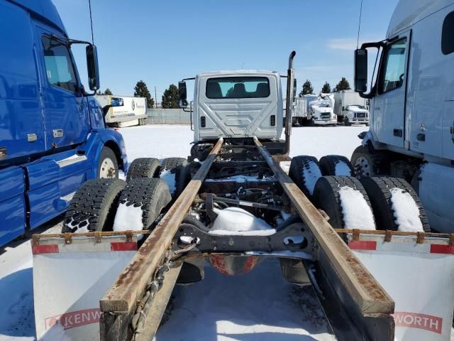 2004 International 4000 4400