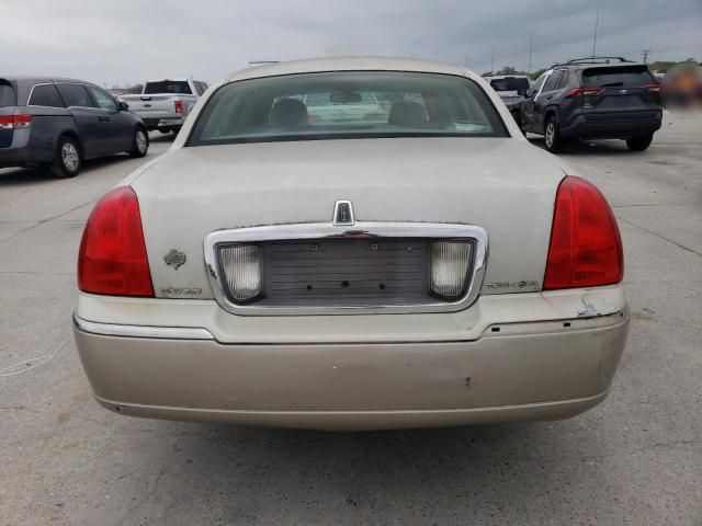 2006 Lincoln Town Car Signature Limited