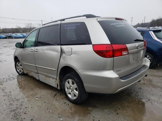 2004 Toyota Sienna CE