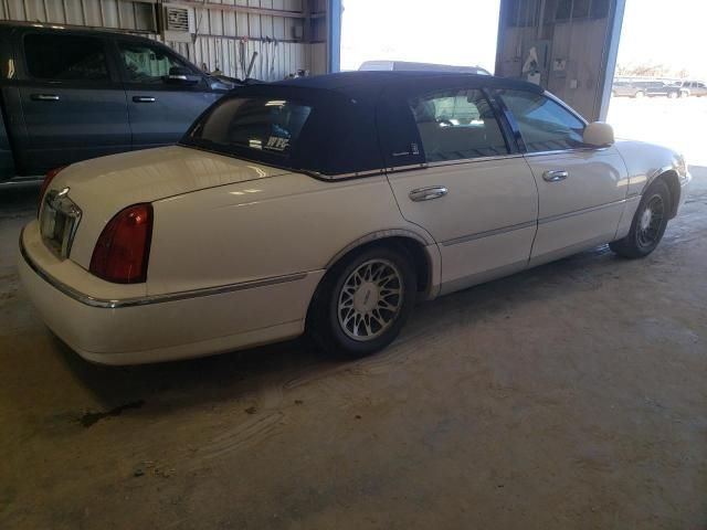 2001 Lincoln Town Car Signature