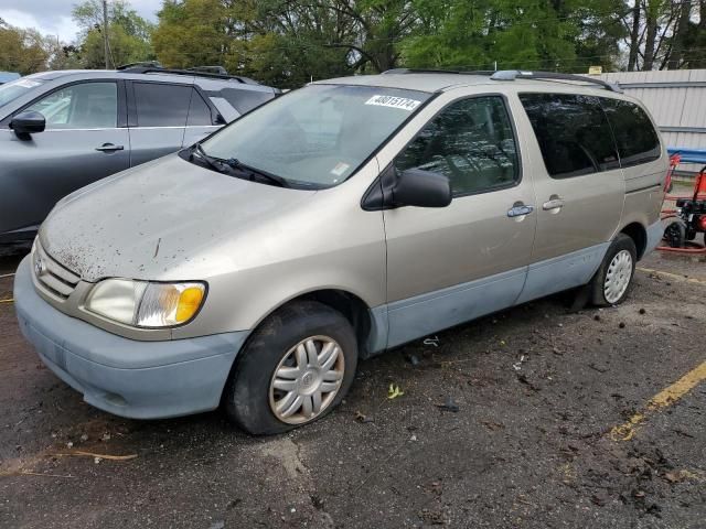 2001 Toyota Sienna LE