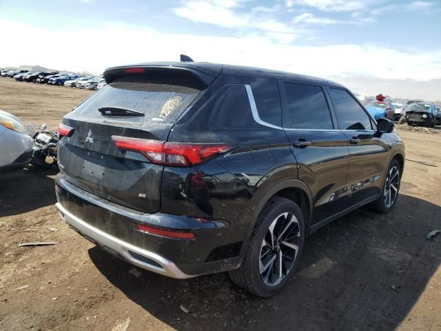 2023 Mitsubishi Outlander SE