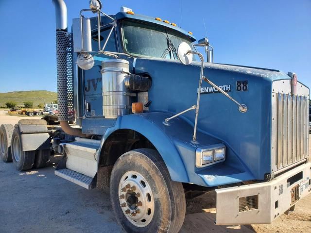 2009 Kenworth Construction T800