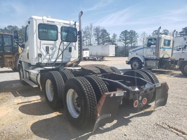 2014 Freightliner Cascadia 113