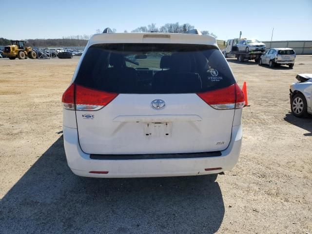 2013 Toyota Sienna XLE