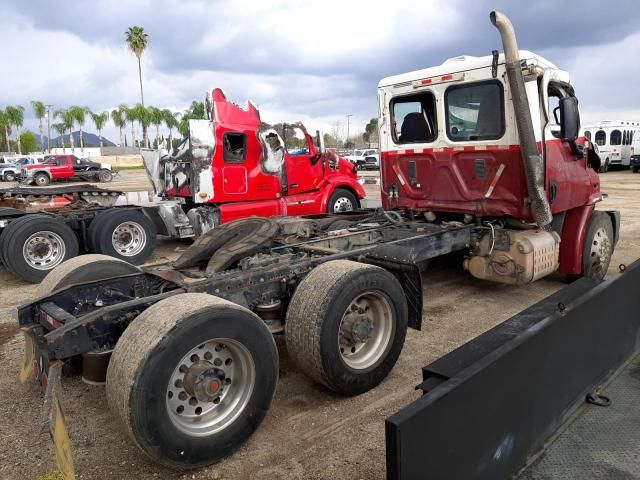 2015 Freightliner Cascadia 113