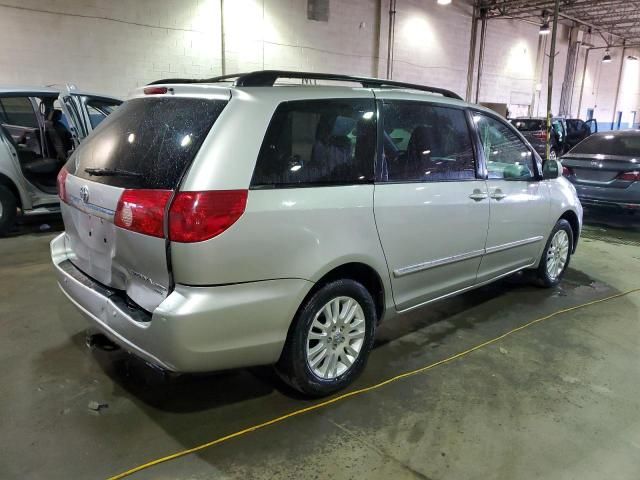 2010 Toyota Sienna XLE