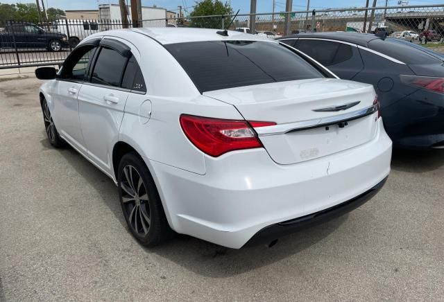 2013 Chrysler 200 Limited