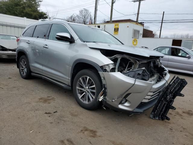 2017 Toyota Highlander SE