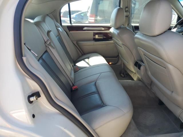 2004 Lincoln Town Car Ultimate