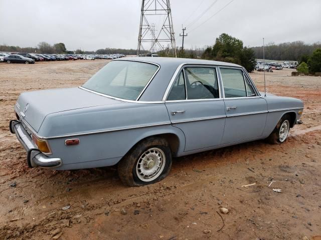 1971 Mercedes-Benz 220D