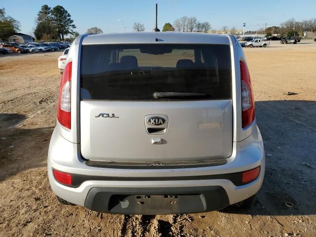 2013 KIA Soul +