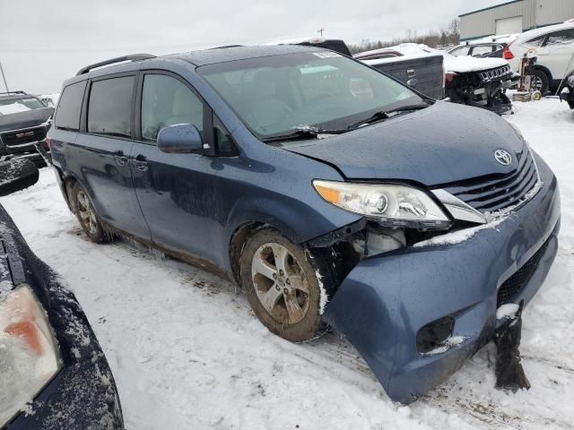 2015 Toyota Sienna LE