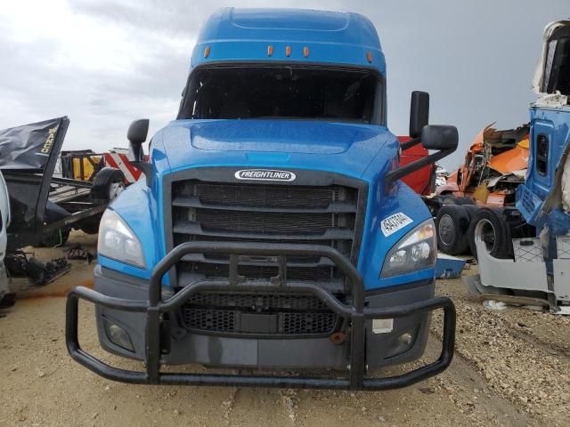 2020 Freightliner Cascadia 126