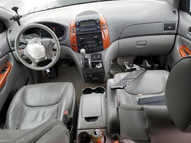 2010 Toyota Sienna XLE