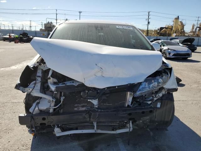 2020 Toyota Sienna LE