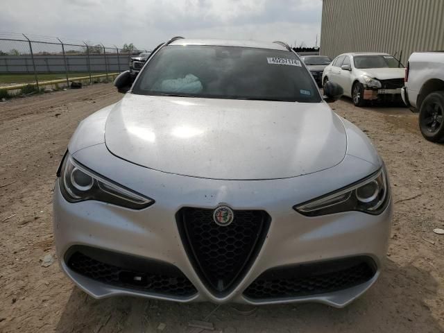 2021 Alfa Romeo Stelvio Sport