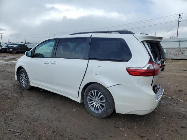 2020 Toyota Sienna XLE