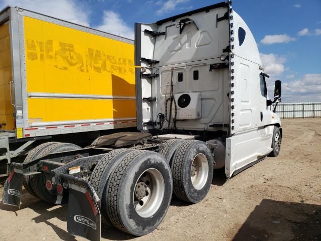 2014 Freightliner Cascadia 125