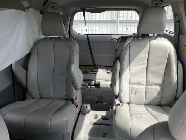 2013 Toyota Sienna XLE