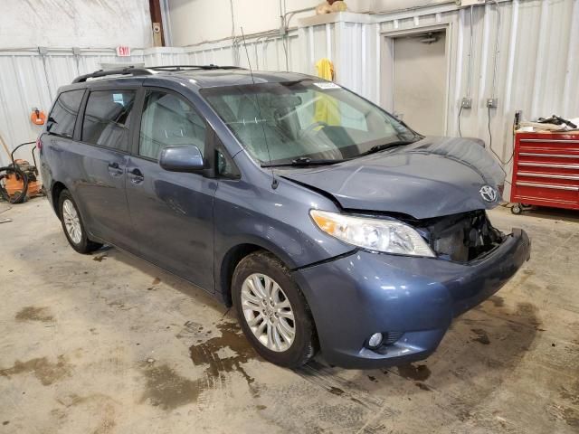 2014 Toyota Sienna XLE