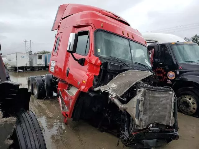 2016 Freightliner Cascadia 125