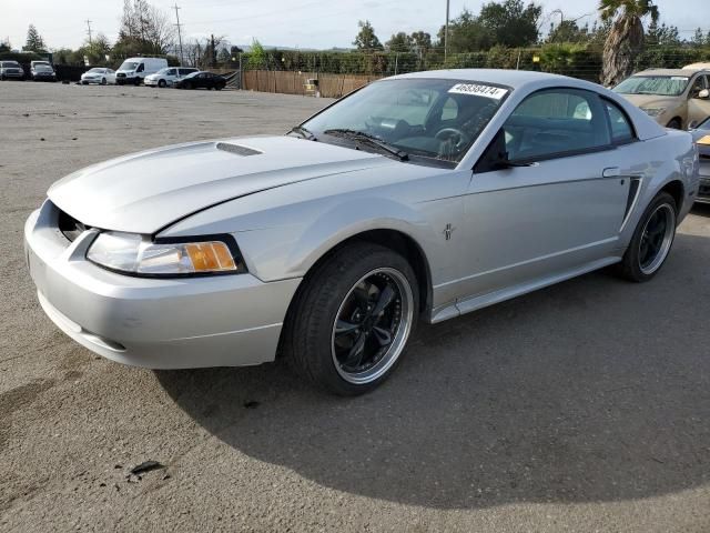 2000 Ford Mustang