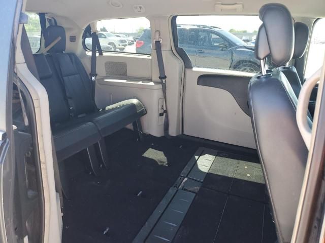 2012 Chrysler Town & Country Touring