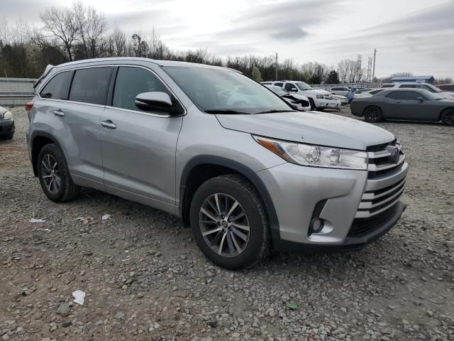 2017 Toyota Highlander SE