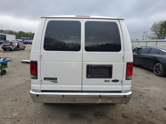 2011 Ford Econoline E350 Super Duty Wagon