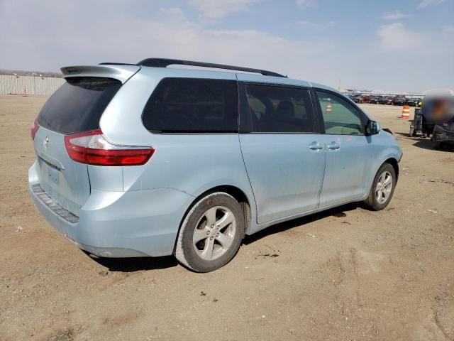 2017 Toyota Sienna LE