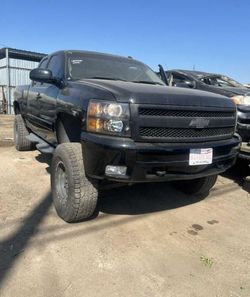 Salvage cars for sale from Copart Bakersfield, CA: 2007 Chevrolet Silverado