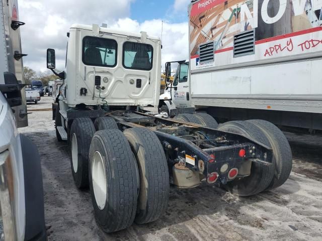 2016 Freightliner Cascadia 125