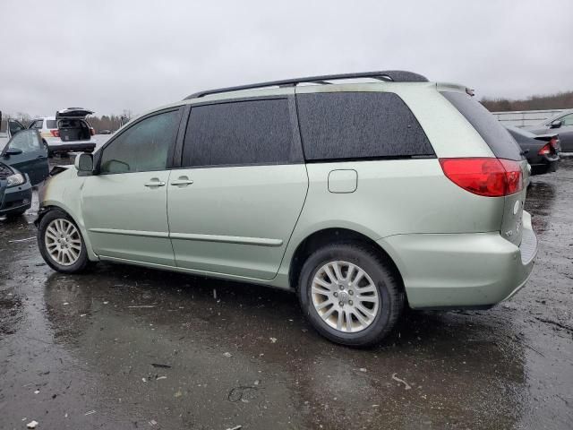 2010 Toyota Sienna XLE