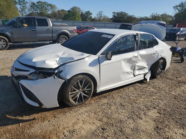 2022 Toyota Camry SE