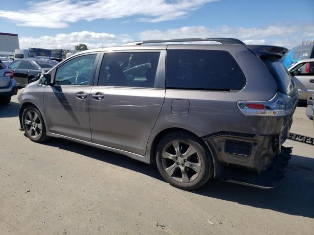 2011 Toyota Sienna Sport