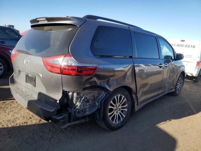 2020 Toyota Sienna XLE