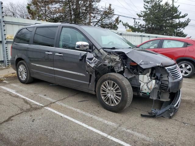 2014 Chrysler Town & Country Touring L