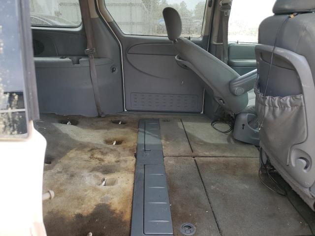 2005 Chrysler Town & Country LX