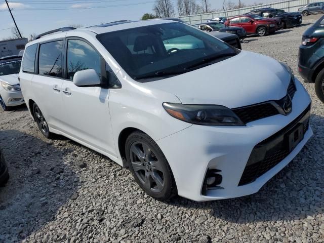 2018 Toyota Sienna SE