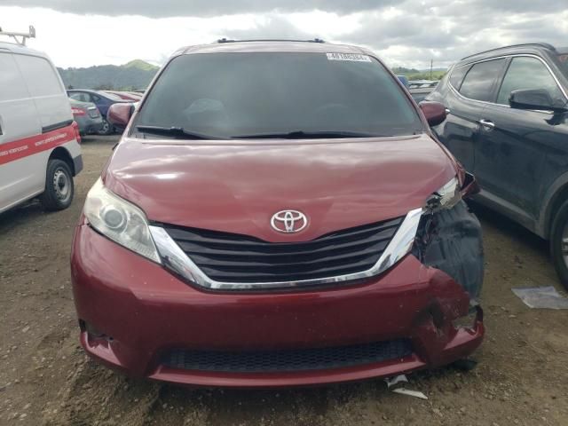 2013 Toyota Sienna LE