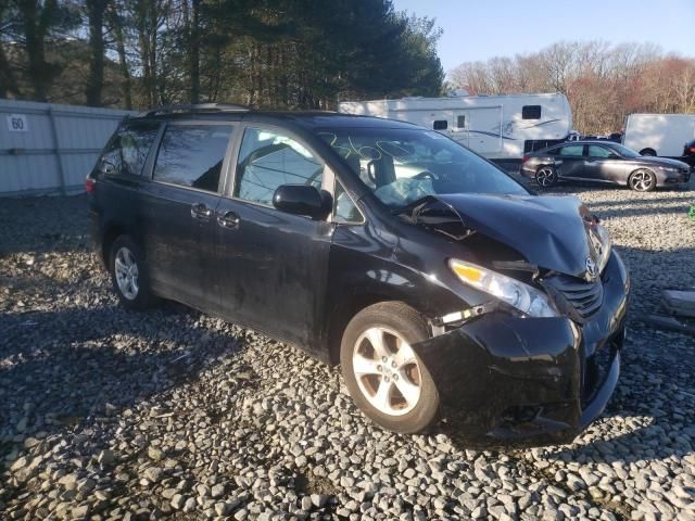 2017 Toyota Sienna LE