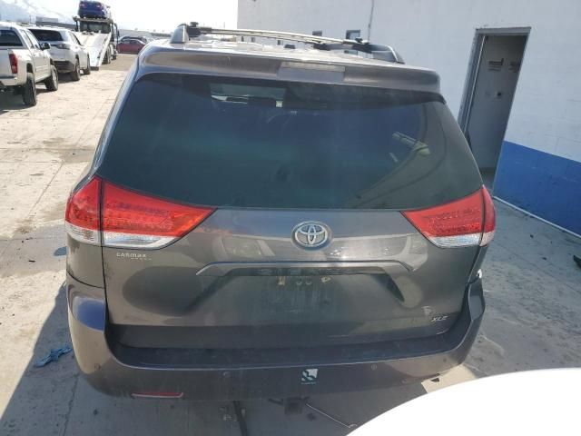 2013 Toyota Sienna XLE