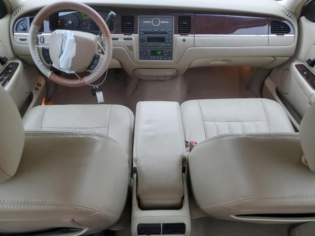 2007 Lincoln Town Car Signature