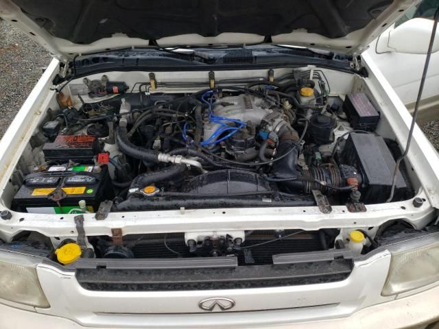 1999 Infiniti QX4