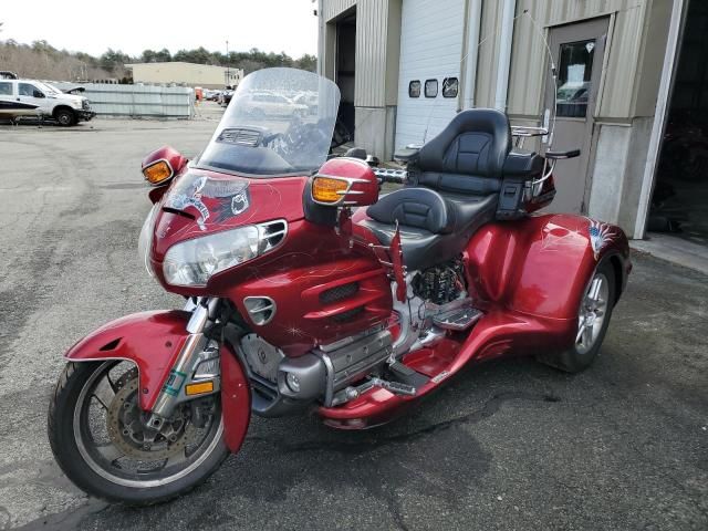 2004 Honda GL1800