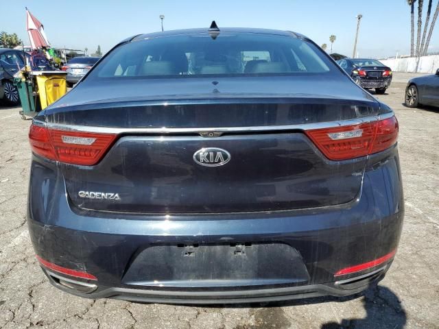 2018 KIA Cadenza Premium