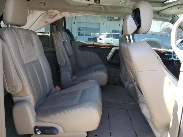 2015 Chrysler Town & Country Limited Platinum